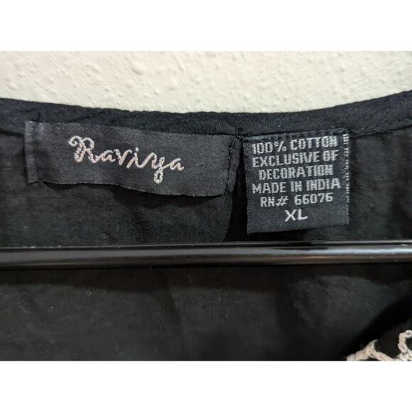 Black cotton peasant style tunic/top w/white floral embroidery by Raviya size XL - Picture 2 of 8